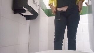 Camera in office bathroom records secretary pissing