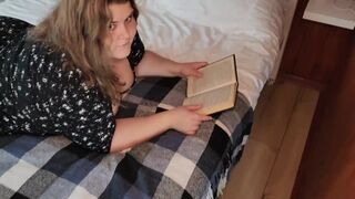 Huge ass inexperienced milf bounces on cock and has an orgasm