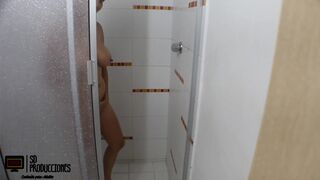 Horny stepsister loves to be watched while taking a bath