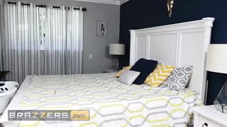 Liv Revamped Gets Some Help From Her Stepmom Jamie Michelle To Improve Her Dick Sucking Skills - Brazzers - 1 image