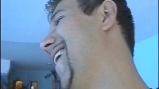 Titus Steel fickt Pornonewcommerin direkt in den Arsch und spritzt ab ANAL CREAMPIE - 4 image