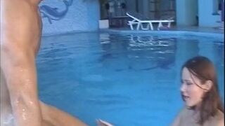 Titus Steel fickt Pornonewcommerin direkt in den Arsch und spritzt ab ANAL CREAMPIE - 5 image