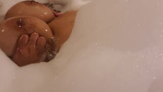 Bubbles and titties... - 6 image