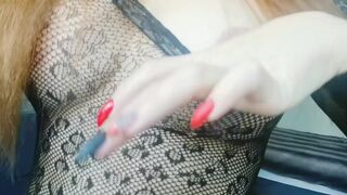 HOT MILF SHOWS ALL PARTS OF HER PUSSY