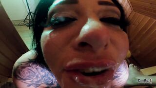 Stout paaskonijntje met dikke tieten zuigt dikke Zwarte lul en slikt zaad! - 10 image