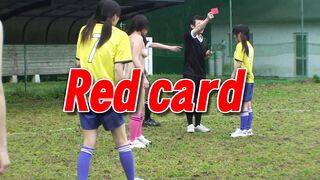 Fussballtrainer nimmt Asiatische Spielerinnen hart ran