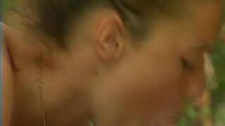 Notgeile Milf bekommt im Garten die Moese geleckt - 4 image