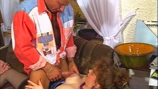 Dicke Milf mit Behaarter Muschi im Wartezimmer gefickt