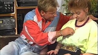 Dicke Milf mit Behaarter Muschi im Wartezimmer gefickt