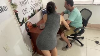 Juego con mi hijastro soy muy pervertida y me follo bien duro