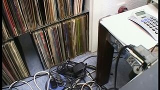 milf mit tattoos bekommt es Doogystyle vom Nachbar