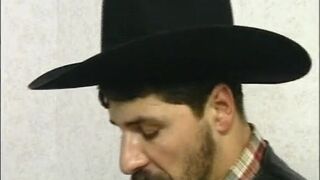 Blonde wird das erste mal richtig hart gefickt