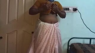 Hot Mallu Aunty Nude Selfie And Fingering For father in law