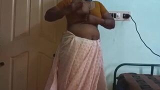 Hot Mallu Aunty Nude Selfie And Fingering For father in law