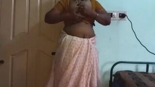Hot Mallu Aunty Nude Selfie And Fingering For father in law