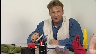 Arzthelferin geht zum Casting weil Sie Geld braucht