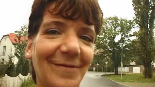 Milf von der Strasse zum Fickcasting ueberredet