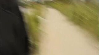 Mechanikerin zeigt was Sie hat