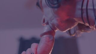 Hot MILF gives amazing head