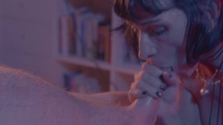 Hot MILF gives amazing head