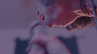 Hot MILF gives amazing head