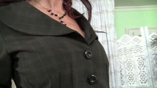 Wet MILF! Brunette MILF Syren is eager to suck cock