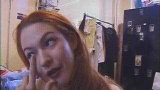 Hot dominatrix in leather witha great body puts guy in clamp - 4 image