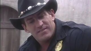 Curvy brunet gets juicy pussy pounded while licking pussy