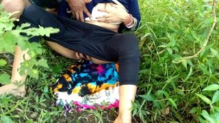 Desi Indian Bhabhi Public Outdoor Big Boobs Show Compilation - 7 image