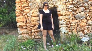MILF public outdoor piss and squirt - 7 image
