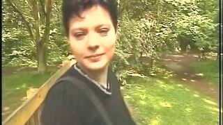 Im Wald kennengelernt zu Hause gefickt