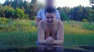 Russian beauty with big tits pays for a taxi, sex with cancer on the hood of a car