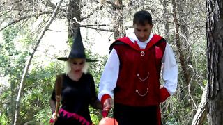 Cose play couple is joint by stranger takes both dicks