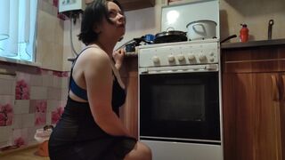 DID NOT RESPOND AND FUCK FRIEND'S MOTHER