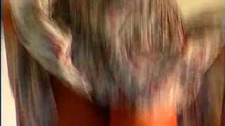 Zieh dich aus und mach mich heiss