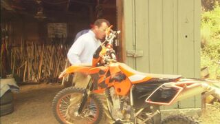 Hardcore Quad-Tour endet mit schmutzigem Fick