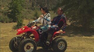 Hardcore Quad-Tour endet mit schmutzigem Fick