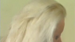 Heisse stiefmutter will ficken! er hat zum ersten mal sex!