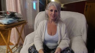 Curvy MILF Rosie: Painted Rose: Live Stream Cam Chat 9-10-21