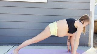 eight months pregnant gentle outdoor yoga session - yoga with grey