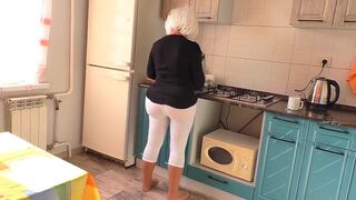 MILF Spreads her Ass for Anal Sex. Homemade