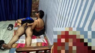PAKISTANI GIRLFRIEND WITH BOYFRIEND IN HOTEL SEXY BOOBS