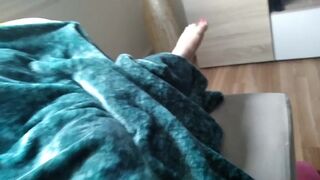 Masturbar Una POLLA me Relaja, y Mis PEZONES Se Endurecen