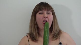 BBW with a Cucumber Fucks her Pussy and Shakes Juicy PAWG in Panties.