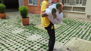 a stranger helps me and I fuck him at home