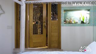 Hot MILFs Alexis Fawx & Kit Mercer Take Sexy Chick Macy Meadows On A Hot Lesbian Adventure - A GIRL KNOWS