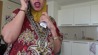 Beurette arabe a la chatte chaude poilue se fait defoncer par son boss britanique