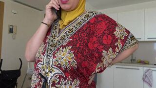 Beurette arabe a la chatte chaude poilue se fait defoncer par son boss britanique