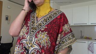 Beurette arabe a la chatte chaude poilue se fait defoncer par son boss britanique