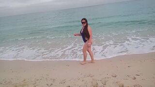 My Stepmother Asked Me To Take Some Pictures Of Her On The Beach The Next Day We Walked And Alone I Filled Her With Cum In Front Of The Sea 2 FULLONXRED